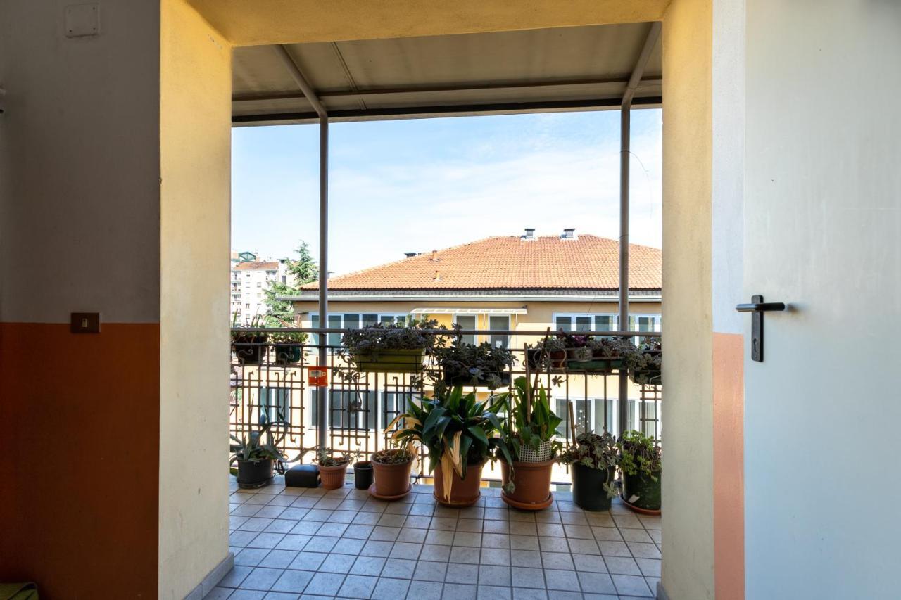 Luna Homes - Studio In Farini Milán Exterior foto